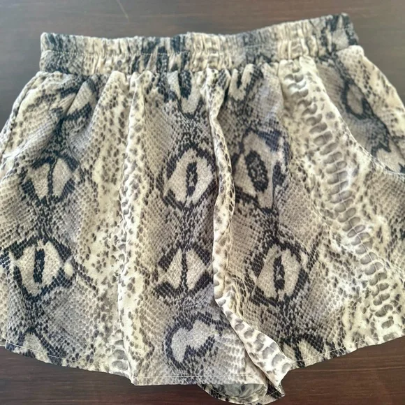 Karlie Snakeprint Shorts - Picture 2 of 4